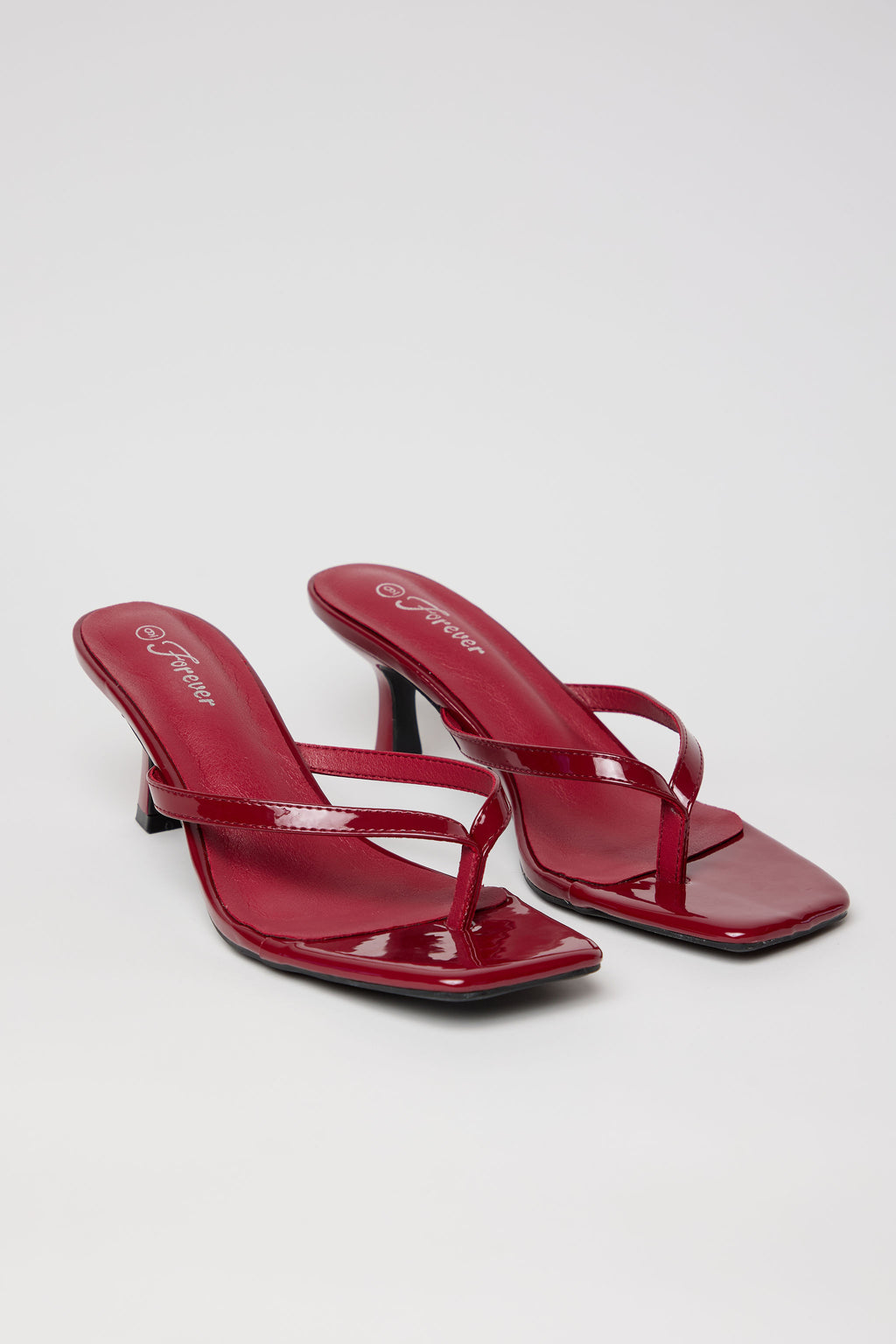 SCARLET MUSE – Sandalia Mule Tacón Bajo en Rojo Charol