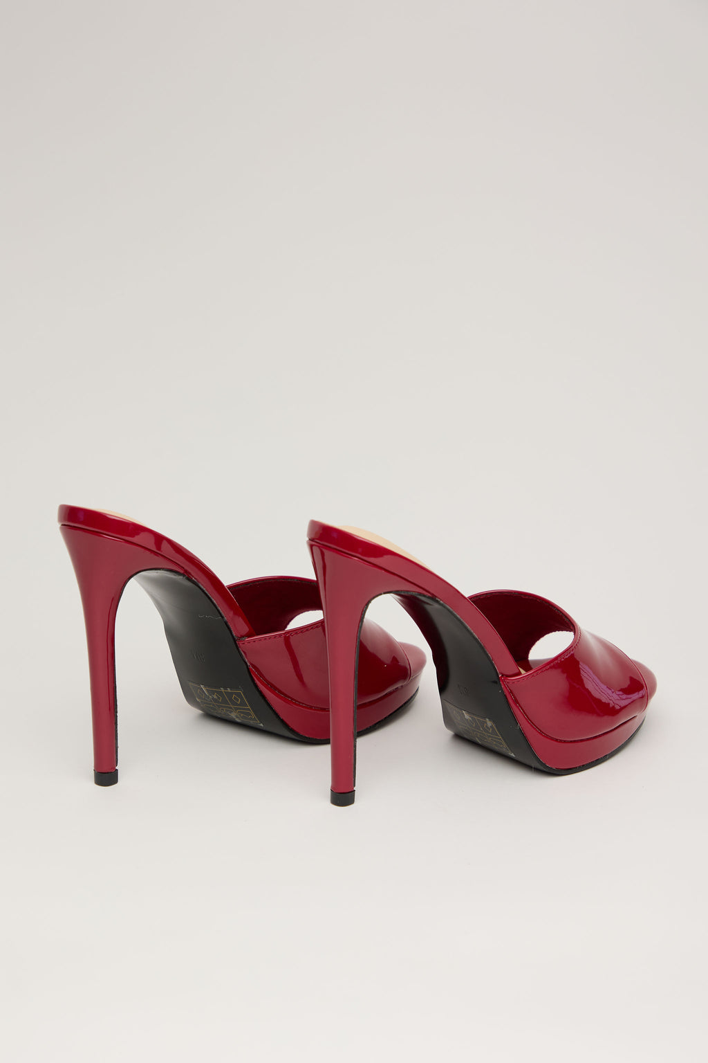 RED ICON – Sandalia Mule Tacón Alto en Rojo Charol