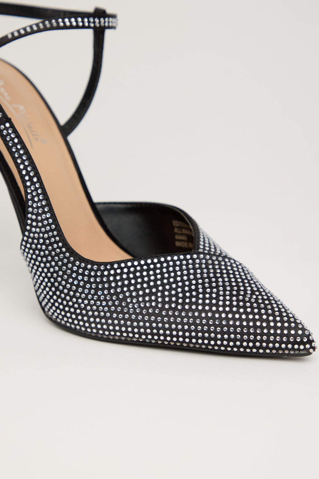 MIDNIGHT SPARK – Tacón Alto Negro con Pedrería