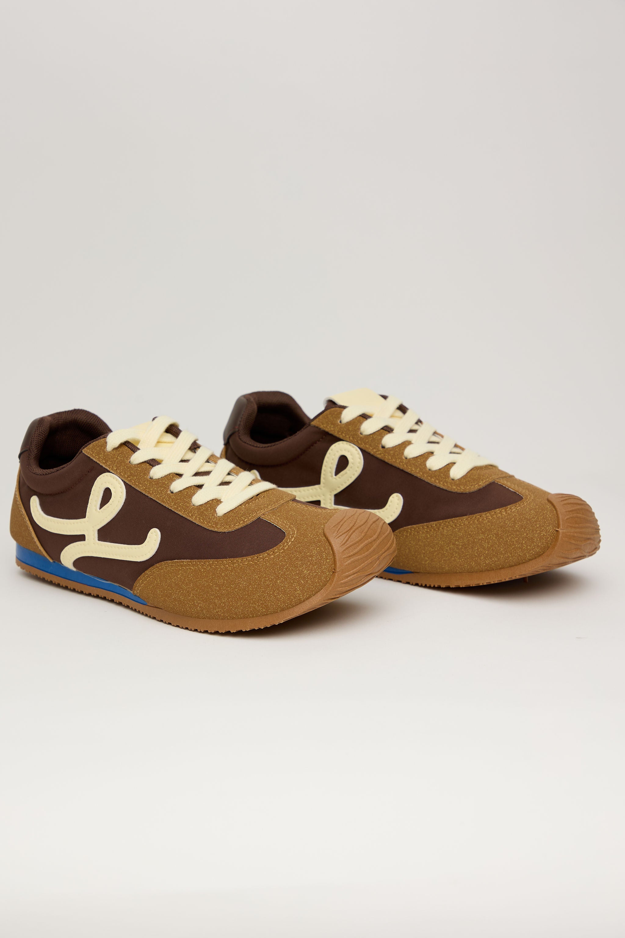 URBAN RETRO – Sneaker Casual en Tonos Tierra