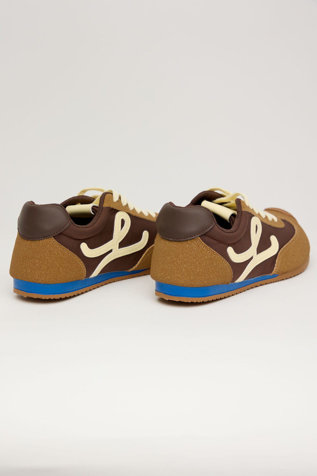 URBAN RETRO – Sneaker Casual en Tonos Tierra