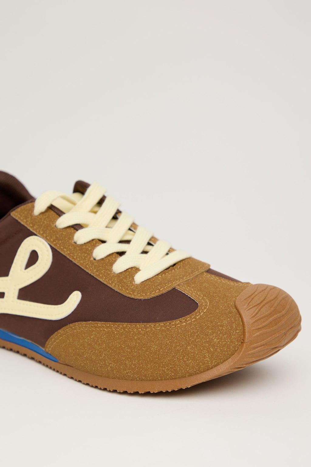 URBAN RETRO – Sneaker Casual en Tonos Tierra