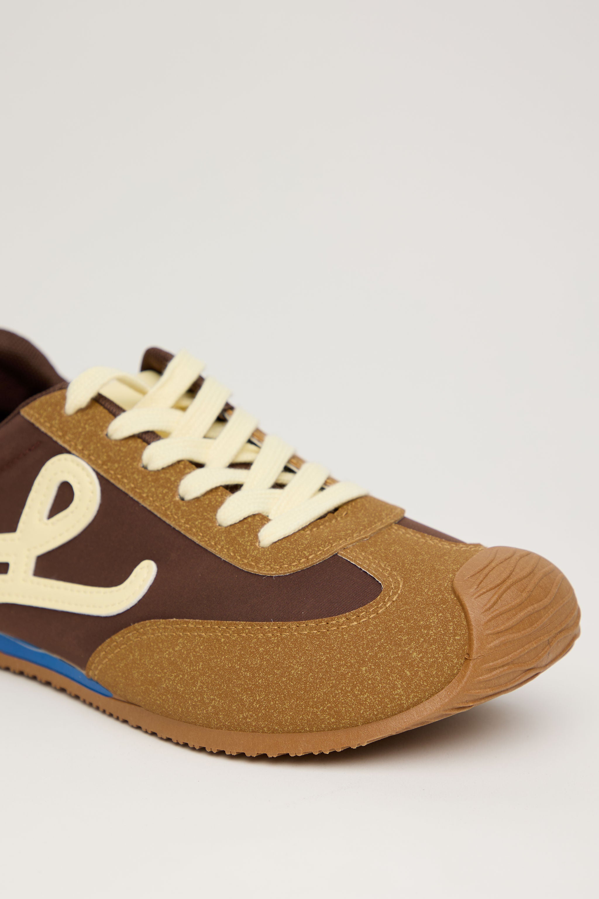 URBAN RETRO – Sneaker Casual en Tonos Tierra
