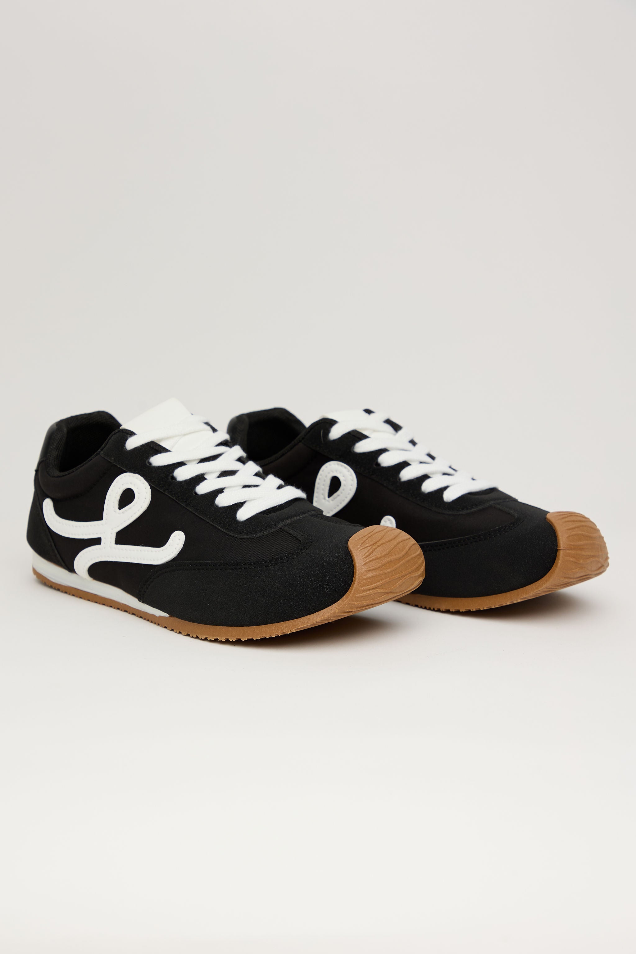 URBAN CORE – Sneaker Casual en Negro