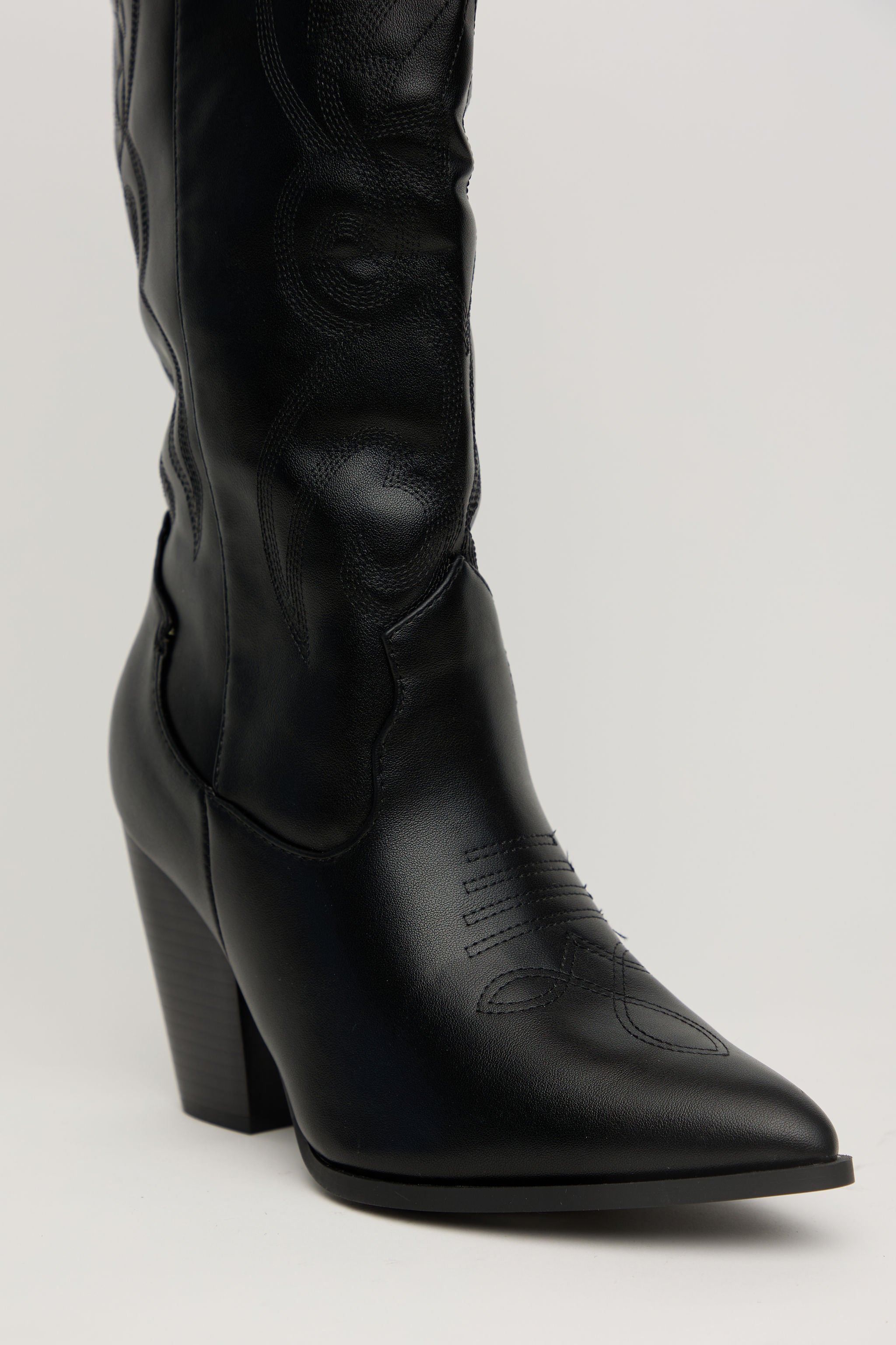 COWGIRL NOIR – Bota Western Negra Tacón Medio