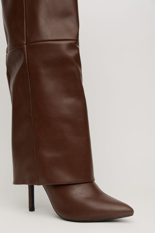 COCO CHIC – Bota Alta Tacón en Marrón Minimalista